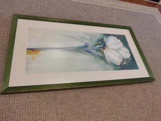 Cuadro flores blancas marco verde