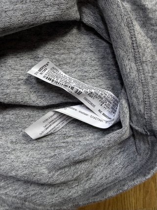 Camisola cinzenta da Zara, com mangas franzidas