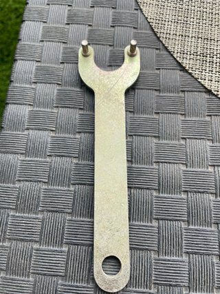 Llave para amoladora