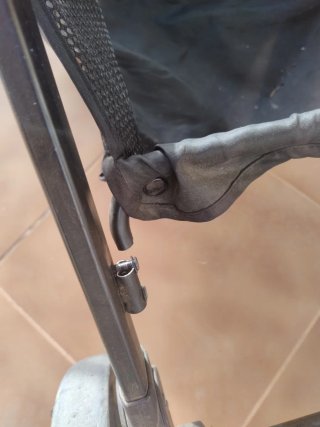 Carro de bebé negro