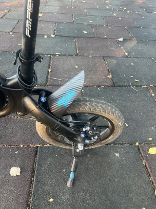Bici DYU D3F eléctrica + frenos hidráulicos