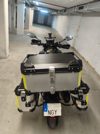 QJ Motor SRT900 Adventure Negra/Amarilla