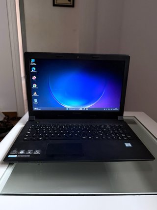 Portátil Lenovo 15.6'' i5 16GB RAM 700GB SSD