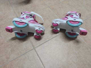 Patines Niña Rosas Talla Ajustable 26-29