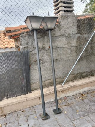 2 Farolas de jardín metálicas