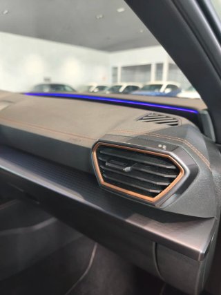 CUPRA Leon 2025