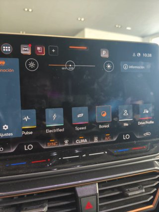 CUPRA Leon 2025