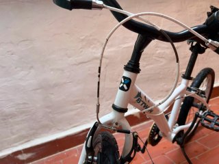 Bicicleta infantil Btwin blanca