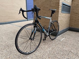Bicicleta carretera BH L25 Liberty Seguros-A punto