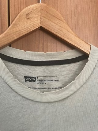 Camiseta Levi's Hombre Beige Estampada