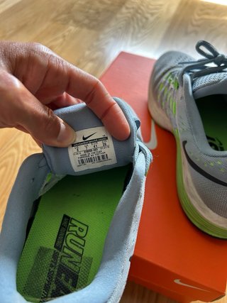 Nike Air Zoom Vomero 11 Talla 41