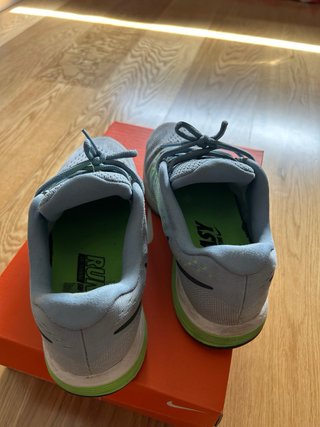 Nike Air Zoom Vomero 11 Talla 41