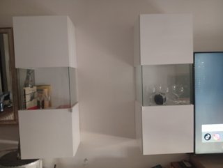 Vitrina expositora blanca y cristal