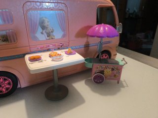 Caravana Barbie con Accesorios