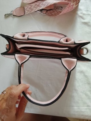Borsetta rosa a mano o tracolla