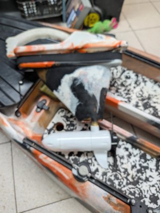 Kayak con motor eléctrico