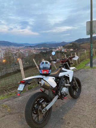 Rieju Maraton 125 Supermotard Blanca