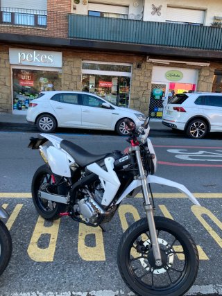 Rieju Maraton 125 Supermotard Blanca