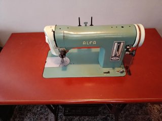Máquina de coser Alfa y pie Singer