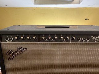 Amplificador Fender Frontman 212R