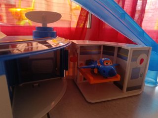 Base de Operaciones Super Wings