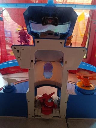 Base de Operaciones Super Wings