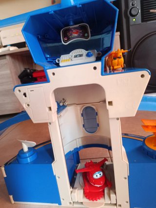 Base de Operaciones Super Wings