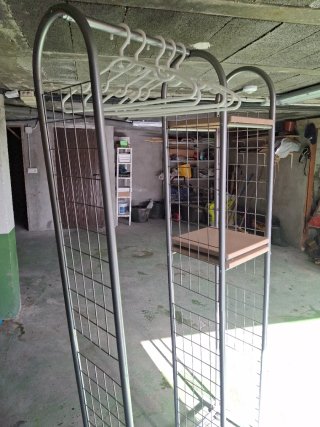 Appendiabiti in Metallo con Scaffali