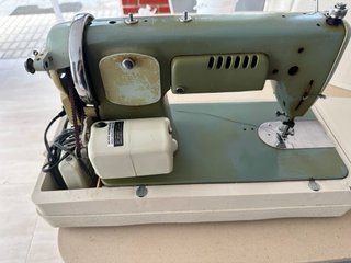 Máquina de coser Alfa Royale