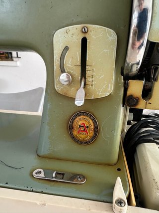 Máquina de coser Alfa Royale