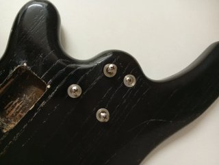 Cuerpo de bajo eléctrico negro