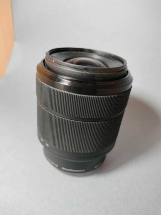 Sony 28-70mm f/3.5-5.6 OSS