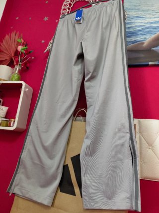 Pantalón Adidas firebird adicolor classics, nuevo
