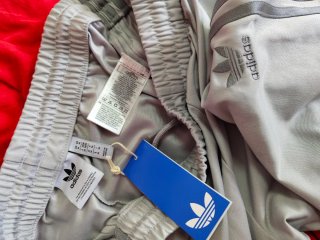 Pantalón Adidas firebird adicolor classics, nuevo