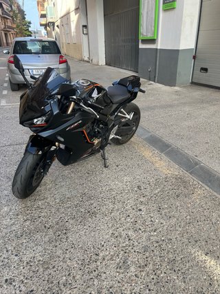 Honda CBR650R Negra Sportbike