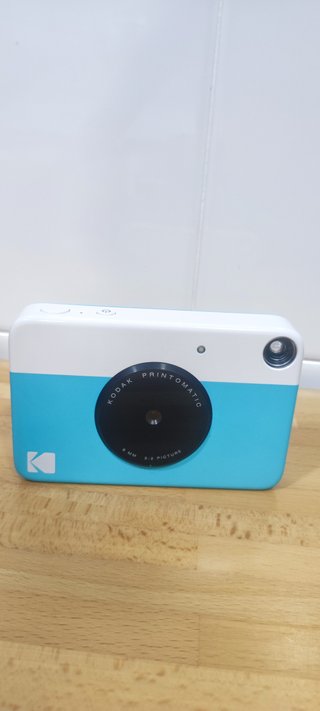 Cámara Kodak Printomatic Azul y Blanca