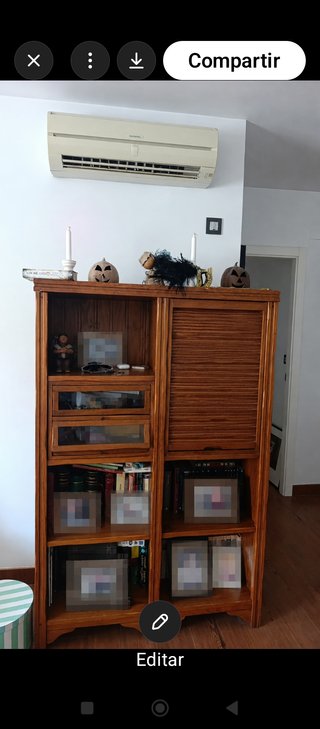 Estantería de madera estilo colonial