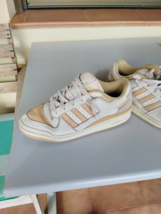 Zapatillas Adidas Forum Beige y Blanco