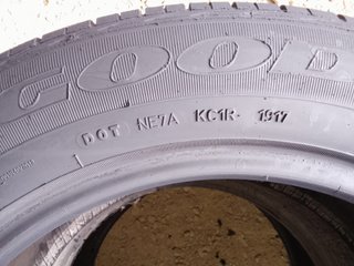 Neumático Goodyear 235.55.17 99V