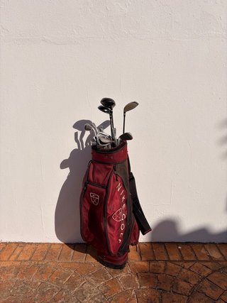 Palos de golf Wilson con bolsa Nike Golf