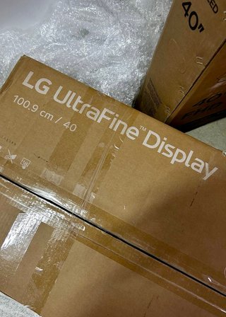 Monitor profesional LG 40U990A-W (40”, Nano IPS)