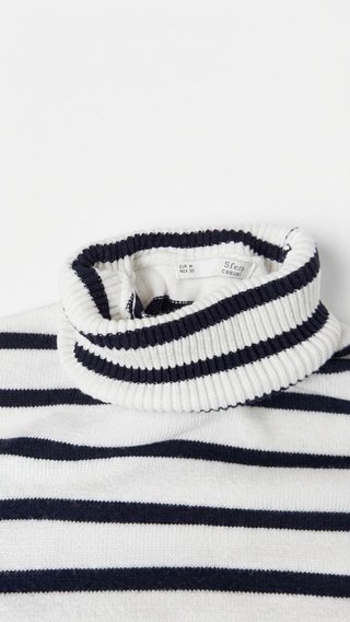 Jersey de rayas cuello alto