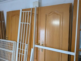 Puertas de interior.  Hay 3 con cristal