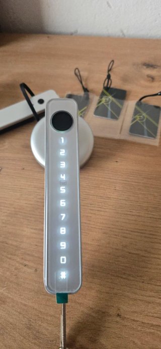 Cerradura Inteligente Tuya Bluetooth Huella/Código
