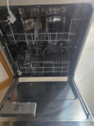 Lavavajillas + Lavadora Electrolux y Cecotec