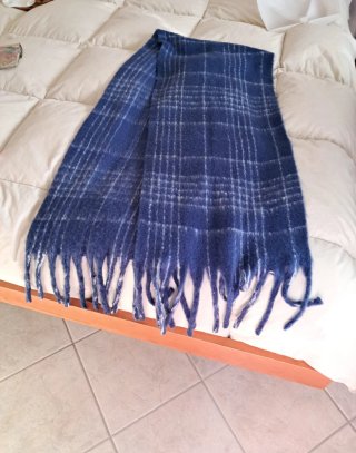 Sciarpa donna a quadri blu e bianca