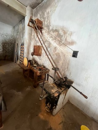 Máquina carpintería antigua transmisión correas