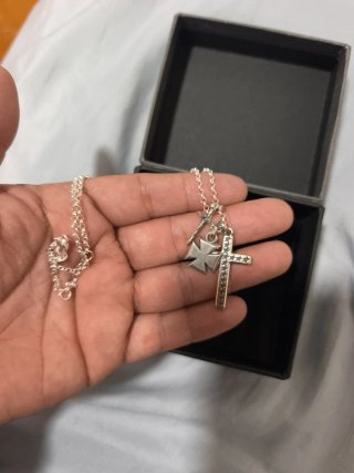 Collar de plata con colgantes