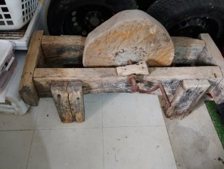 Muela de piedra antigua