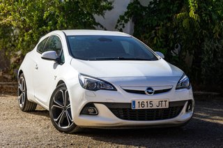 Opel Astra GTC Sportive 140cv 2016 95.000km
